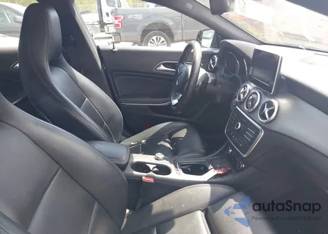 2016 Mercedes-Benz Cla 250 z USA, uszkodzony, nr VIN WDDSJ4EB3GN326885